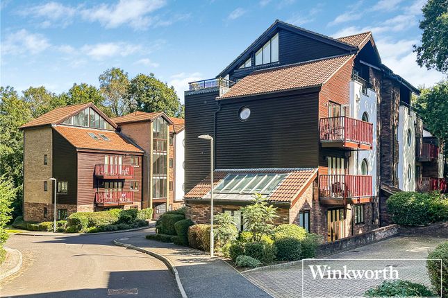 Coach House Mews, Dorset BH22 3 bed apartment for sale