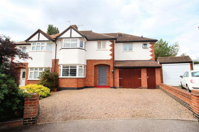 5 bedroom semi-detached house for sale