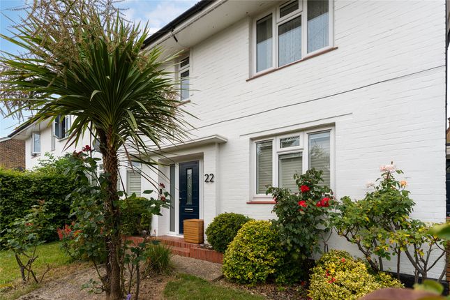 Emlyn Road, Redhill, Surrey, RH1 2 bed maisonette for sale