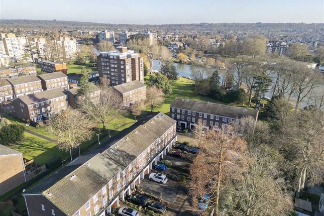 Broom Park, Teddington TW11 4 bed terraced house for sale