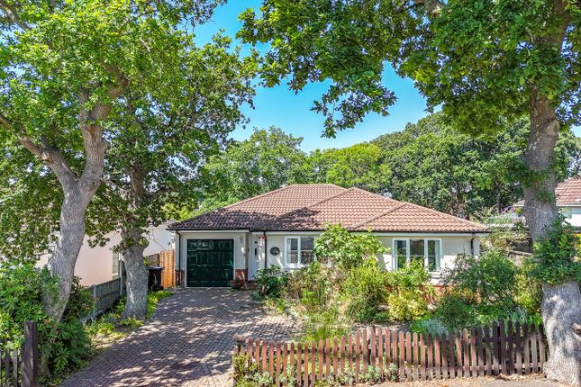 Oakwood Avenue, New Milton, BH25 3 bed detached bungalow for sale