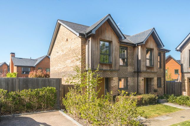 Firefly Road, Longcross, Chertsey, KT16 2 bed semi