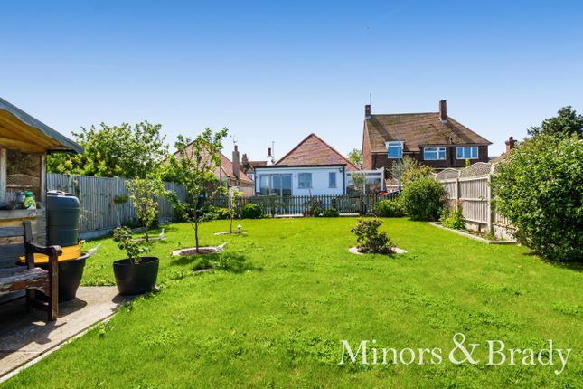 2 bed detached bungalow
