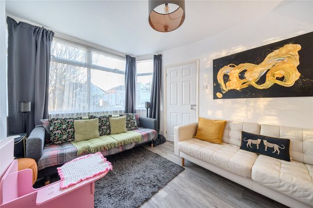 Appledore Avenue, Bexleyheath 3 bed semi