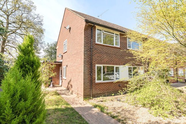 Caenwood Close, Weybridge, KT13 2 bed maisonette for sale