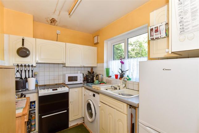 Radwinter Avenue, Wickford, Essex 2 bed end of terrace house for sale
