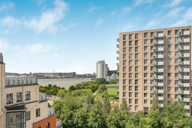 Wards Wharf Approach, London, E16 1 bed apartment for sale