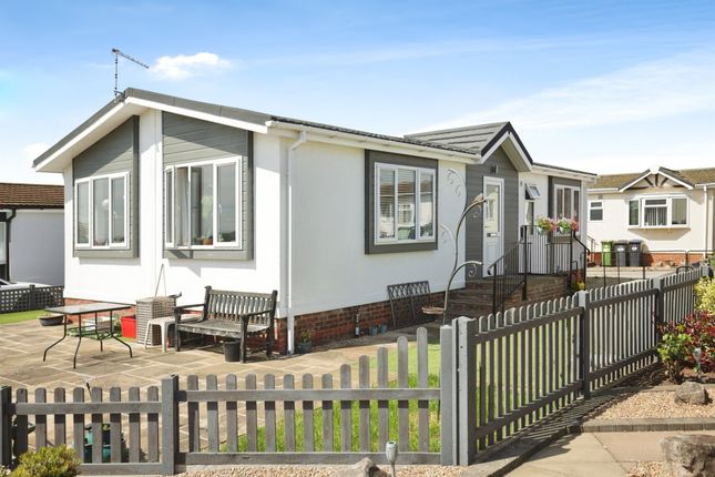 2 bedroom park home for sale