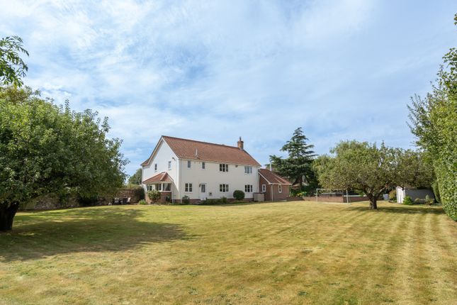 5 bed detached house