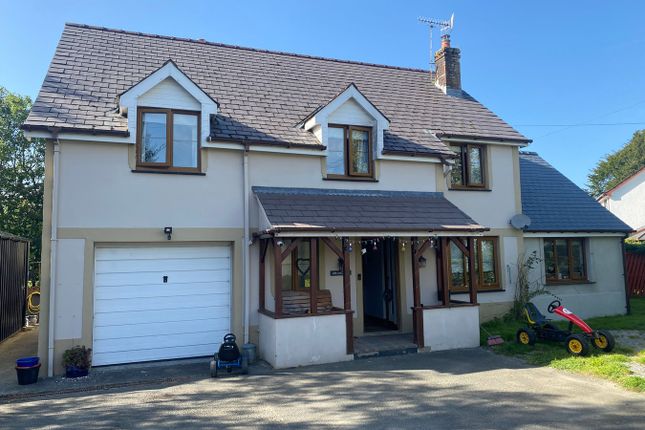 Bro Clywedog, Llanfair Clydogau... 5 bed detached house for sale