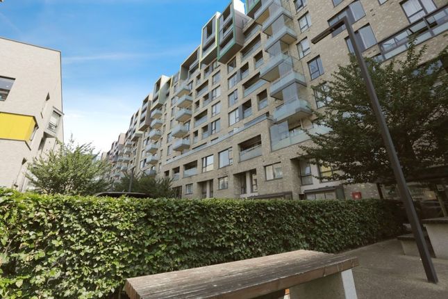 3 bedroom flat for sale
