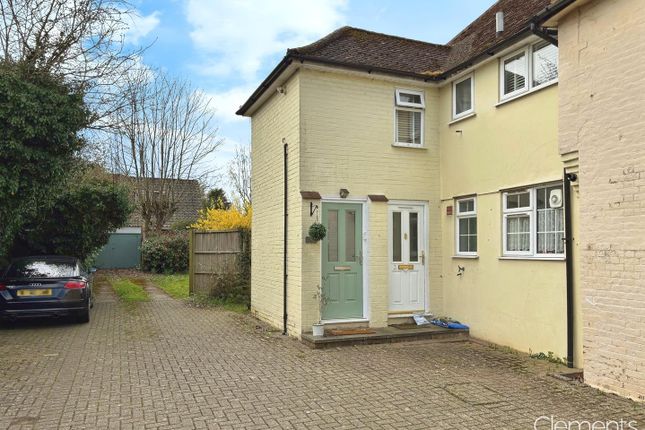 Bedmond Road, Hemel Hempstead HP3 2 bed maisonette for sale