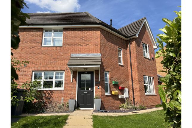 3 bedroom semi-detached house for sale