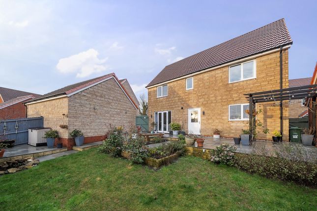 Voake Close, Radstock BA3 4 bed detached house for sale