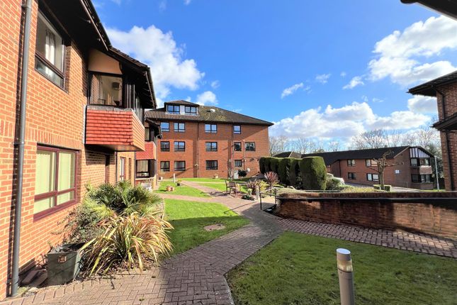 Glenside Court, Penylan, Cardiff, CF23 2 bed flat for sale