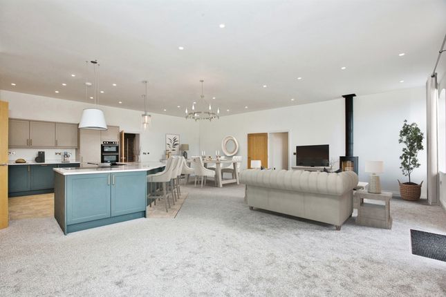 7 bedroom bungalow for sale