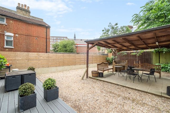 Marius Mansions, Marius Road, London... 2 bed apartment for sale