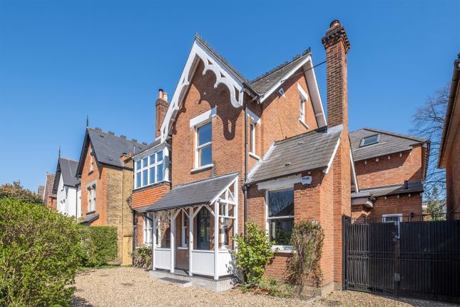 6 bedroom detached house for sale