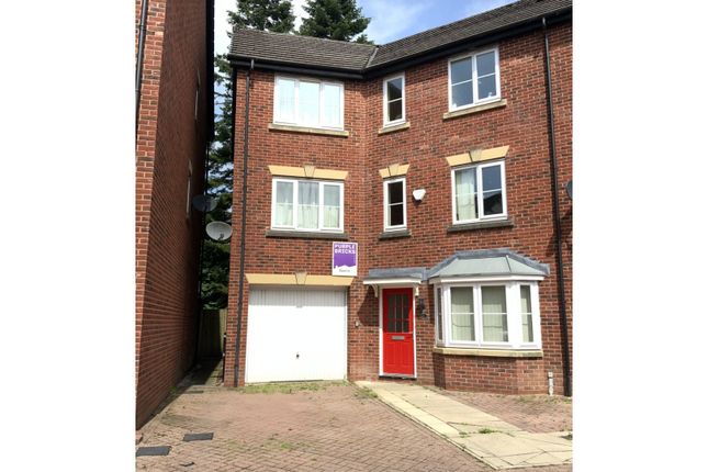 6 bedroom semi-detached house for sale