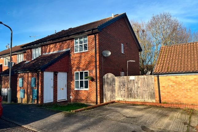 Burgess Gardens, Newport Pagnell 2 bed end of terrace house for sale