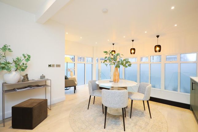 Mitcham Road, London SW17 1 bed flat for sale
