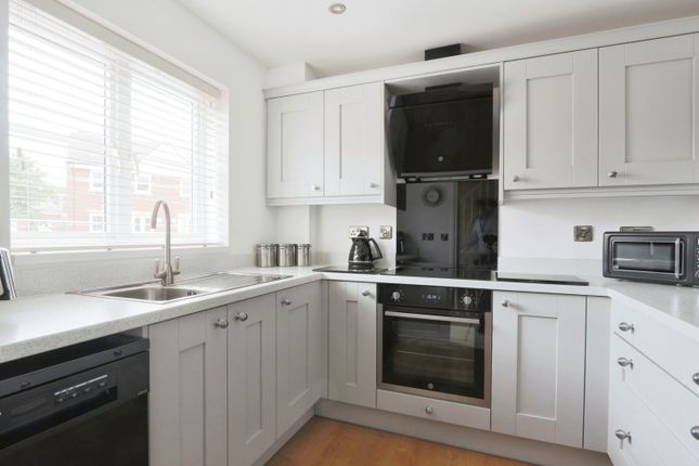 Philip Larkin Close, Hull, HU6 7FB 3 bed townhouse for sale