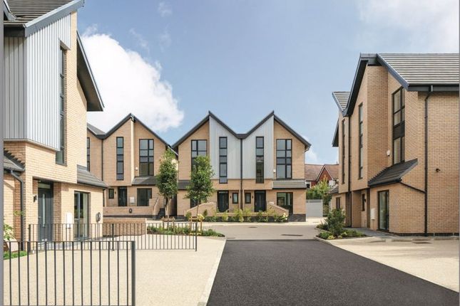 4 bed semi-detached house