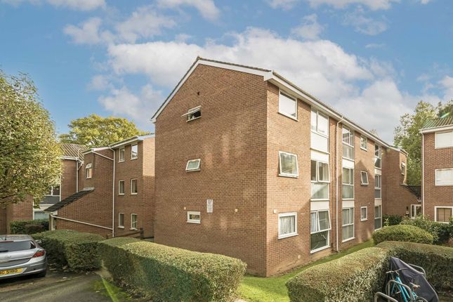 Sunninghill Court, London W3 1 bed flat for sale