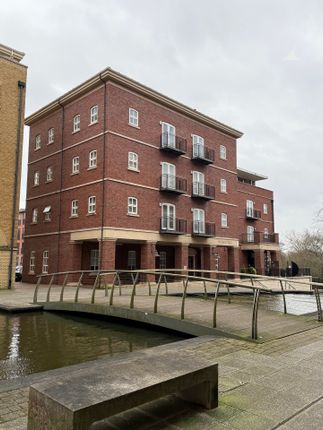 Waters Edge, Solihull B90 2 bed apartment for sale