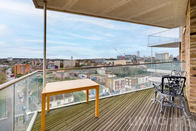 Victory Parade, Woolwich, SE18 6FY 2 bed apartment for sale