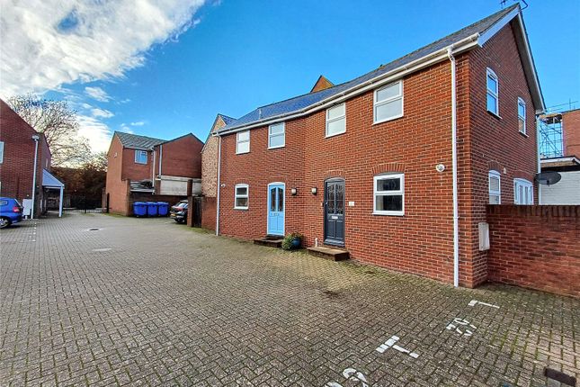 2 bedroom semi-detached house for sale