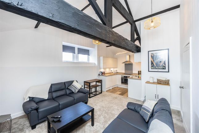 2 bed detached house