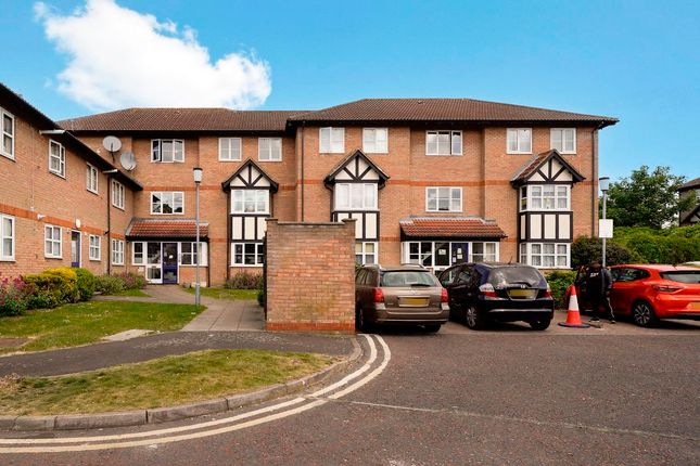 Chadwell Heath, Romford RM6 1 bed flat for sale