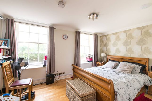 Kennington Lane, Kennington, London... 3 bed flat for sale