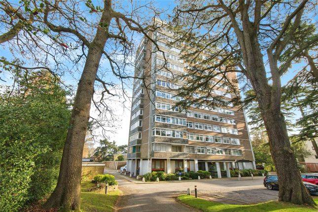 3 bedroom flat for sale