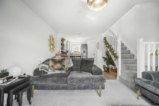 2 bedroom semi-detached house for sale