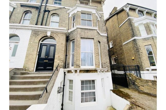 1 bed flat