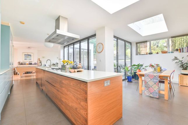 Donnington Road, Willesden, London, NW10 5 bed house for sale