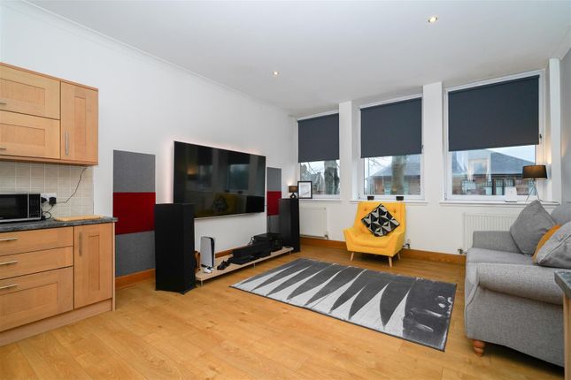 123 Cadzow Street, Hamilton ML3 2 bed flat for sale