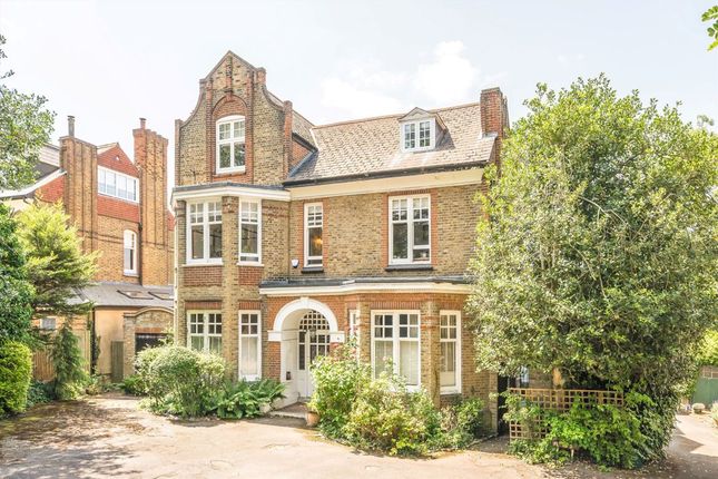 3 bedroom flat for sale