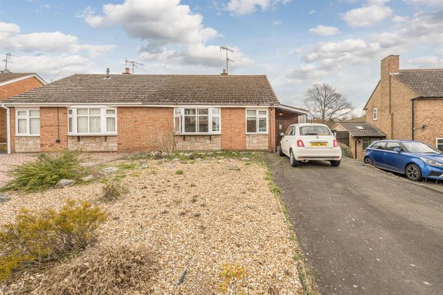 Barnett Lane, Stourbridge, DY8 5PX 2 bed semi