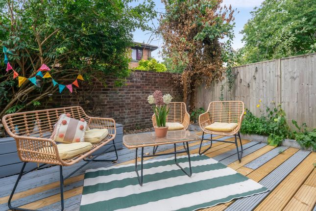 Penwith Road, London, SW18 2 bed maisonette for sale