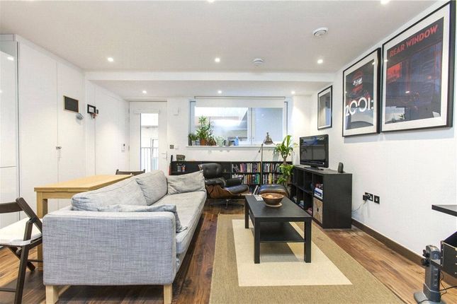 Stephen Court, Diss Street, London, E2 1 bed apartment for sale