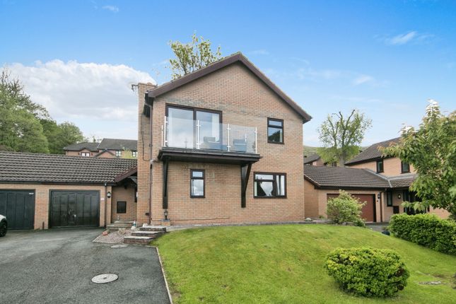 4 bed detached house
