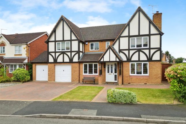 5 bedroom detached house for sale