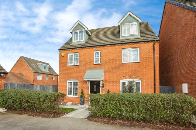 5 bedroom detached house for sale