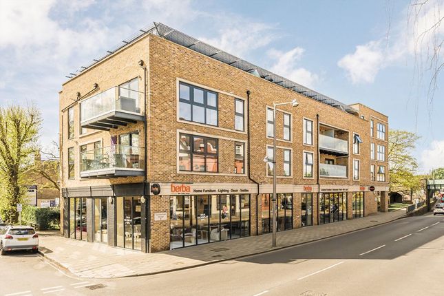 Heath Road, Twickenham TW1 2 bed flat for sale