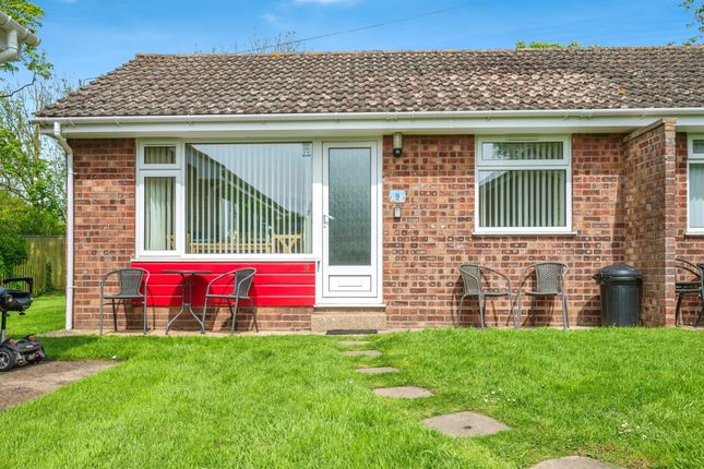 2 bedroom semi-detached bungalow for sale