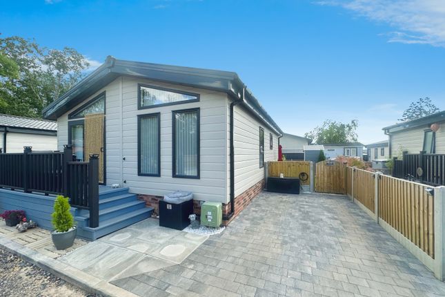2 bed mobile/park home