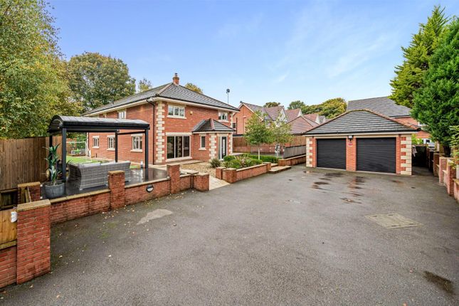 5 bed detached house